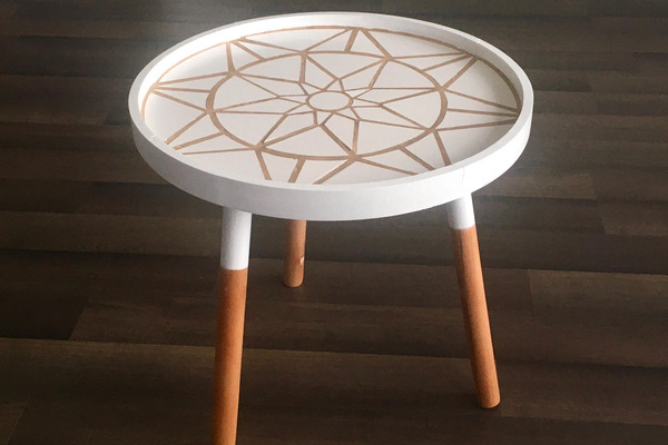 Dřevěný stolek, 2019